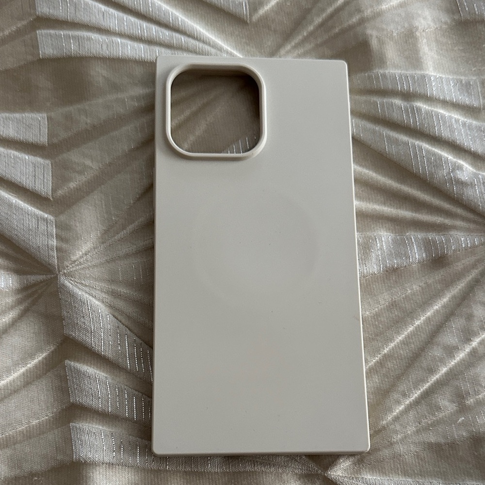 Cream iPhone 14 Pro Max MagSafe
